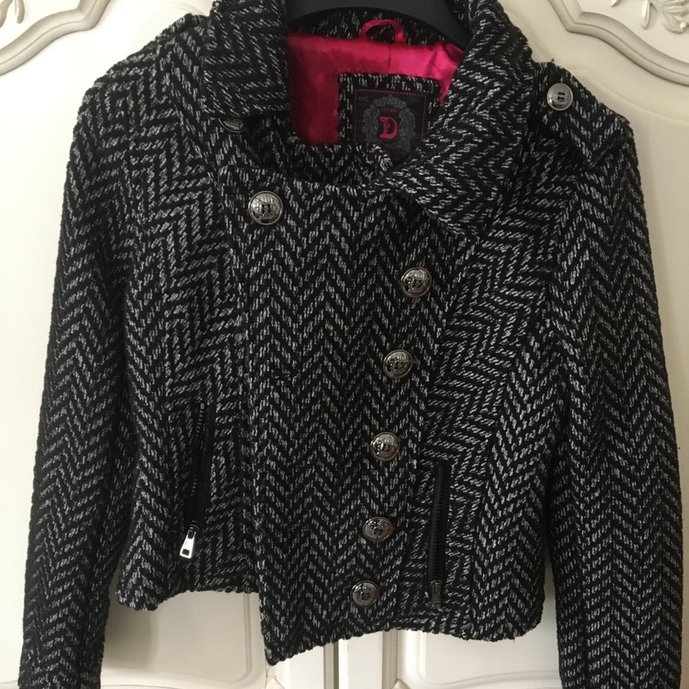 Coat - Picture 2 of 5